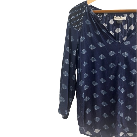 Velvet By Graham & Spencer Indian Challis Top. - Picture 4 of 7